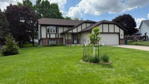 656 Mina Court, Willernie, MN 55082