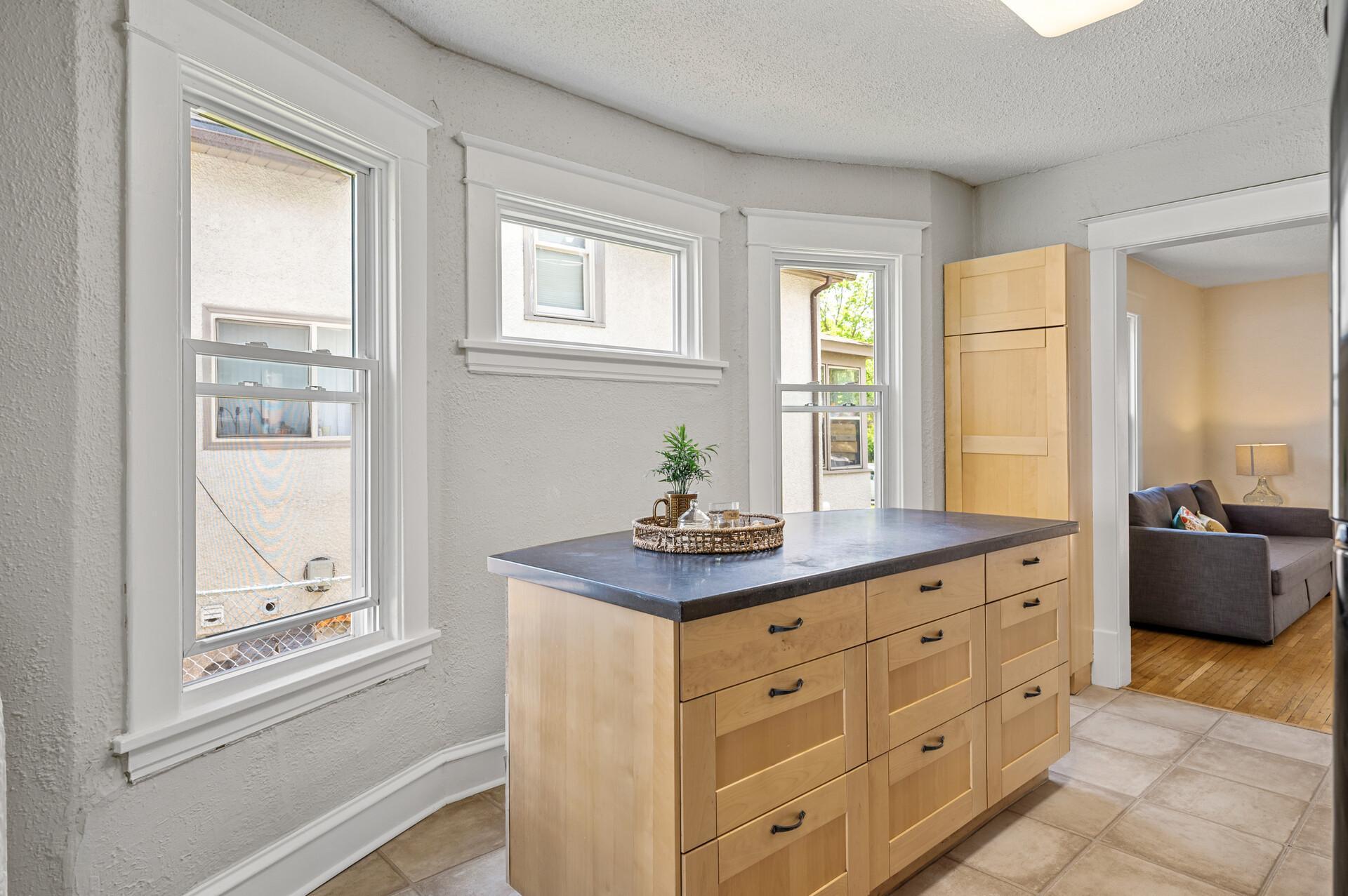 17_3545_Minnehaha17_mls.jpg