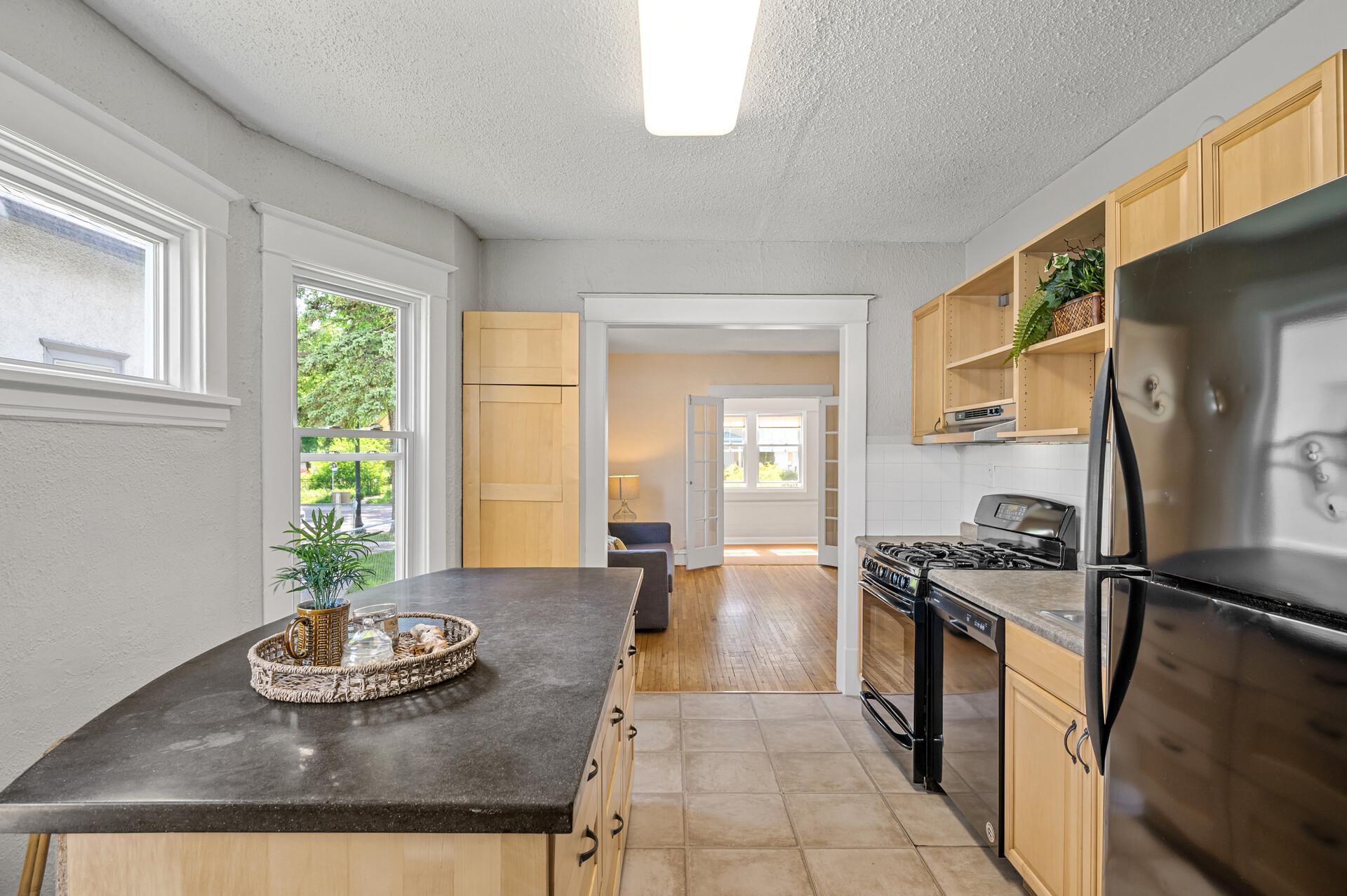 15_3545_Minnehaha15_mls.jpg