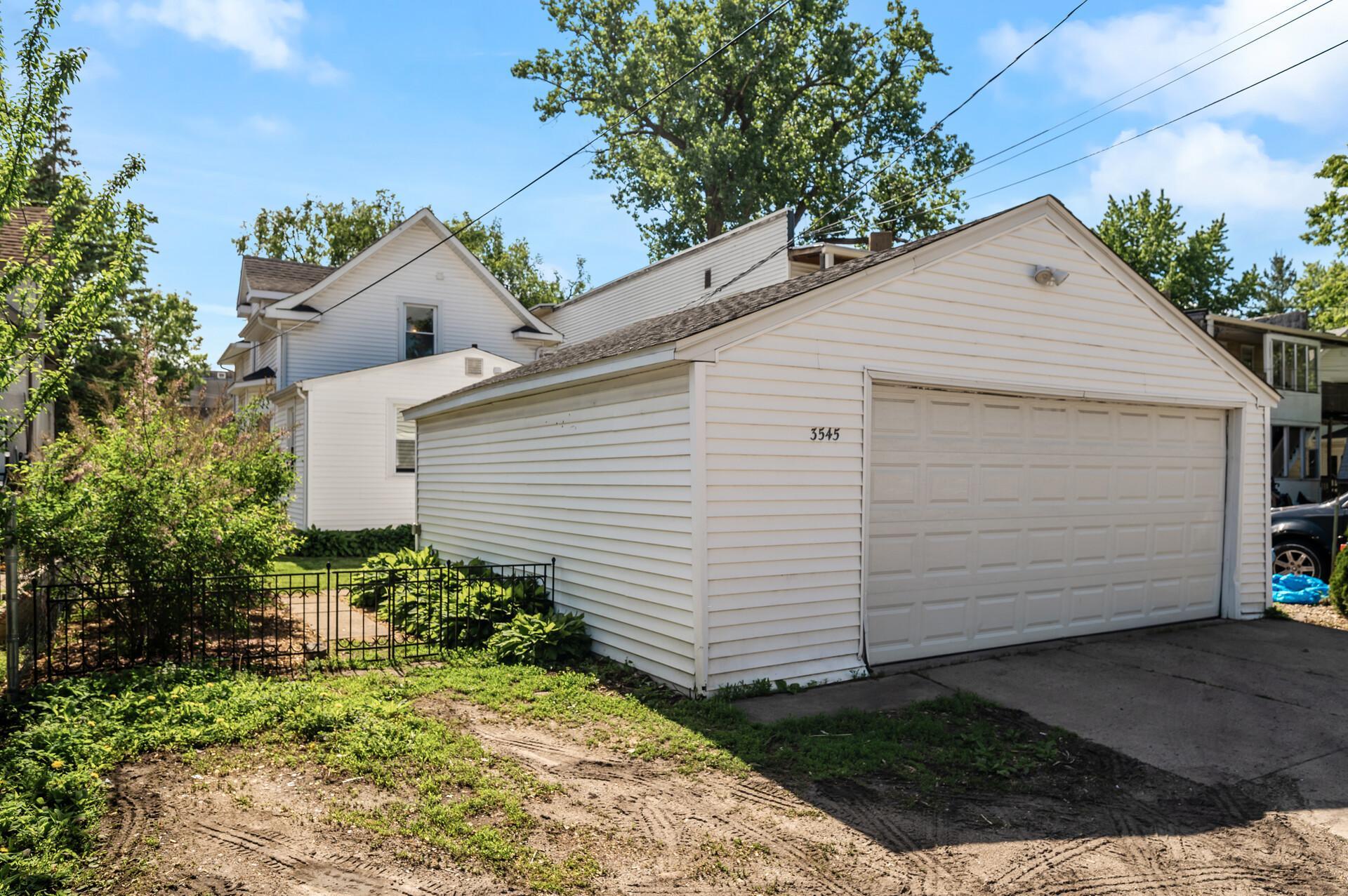 48_3545_Minnehaha48_mls.jpg