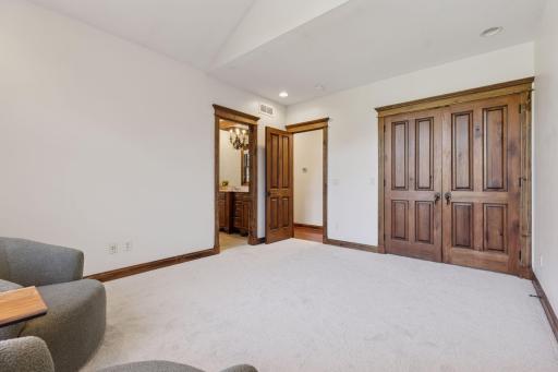 8523 Amsden Road, Bloomington, MN 55438