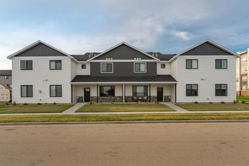 5227 Harvest Square Lane NW, Rochester, MN 55901