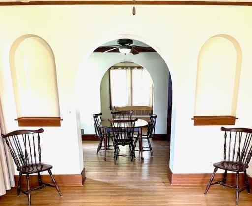 Additional decorative arches in family room