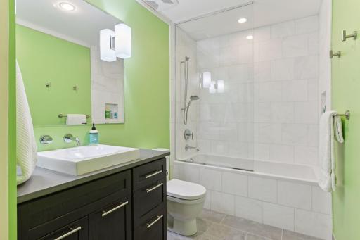 1617 W Franklin Avenue, Minneapolis, MN 55405