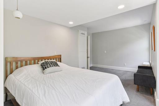 1617 W Franklin Avenue, Minneapolis, MN 55405
