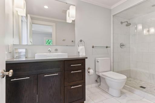 1617 W Franklin Avenue, Minneapolis, MN 55405