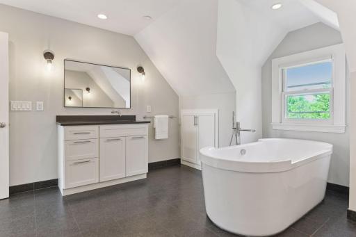 1617 W Franklin Avenue, Minneapolis, MN 55405