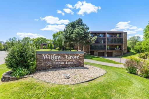 35 Nathan Lane N, 210, Minneapolis, MN 55441