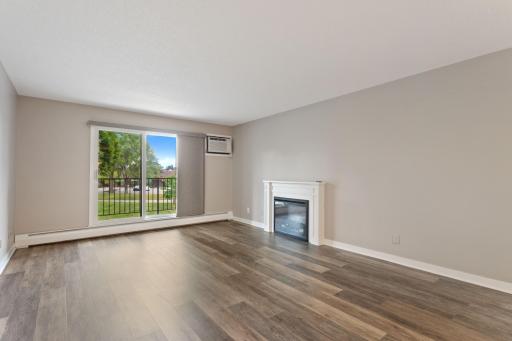 35 Nathan Lane N, 210, Minneapolis, MN 55441