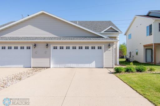 828 Cinnamon Ridge Place, West Fargo, ND 58078
