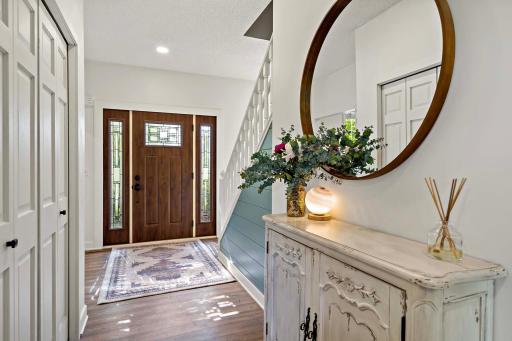 Large, open foyer perfect for those long Mn goodbyes!