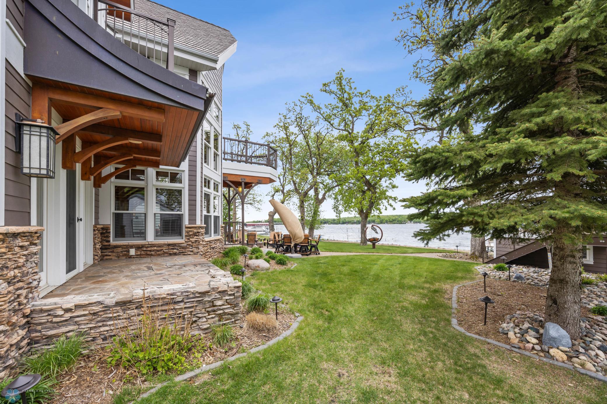 Lakeside Green Space