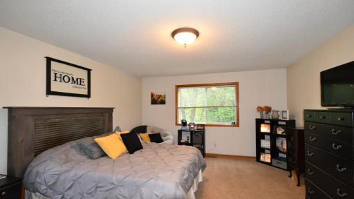 201 N Ridge Drive, Kenyon, MN 55946