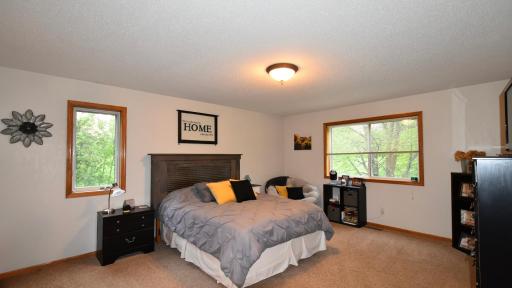 201 N Ridge Drive, Kenyon, MN 55946