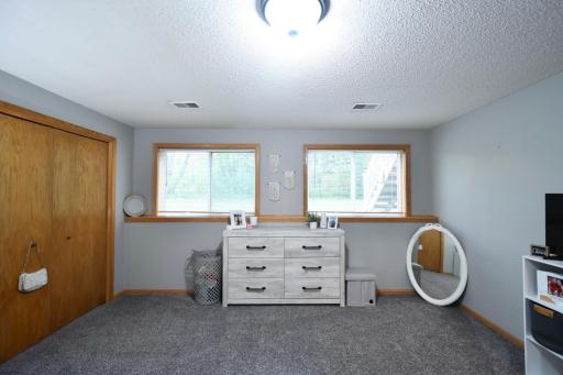 201 N Ridge Drive, Kenyon, MN 55946