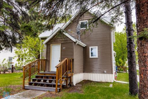 734 College Street N, Fargo, ND 58102
