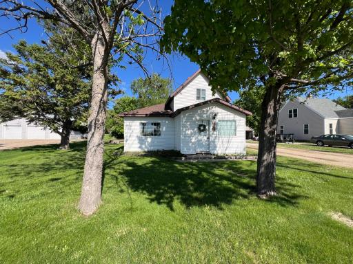 404 1st Street S, Hoffman, MN 56339