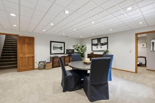 1405 W Farm Road, Chanhassen, MN 55318
