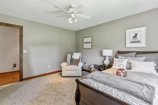 1405 W Farm Road, Chanhassen, MN 55318