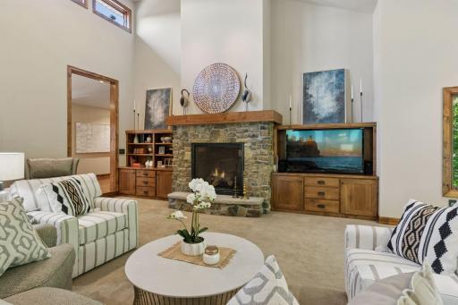 1405 W Farm Road, Chanhassen, MN 55318