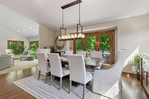 1405 W Farm Road, Chanhassen, MN 55318