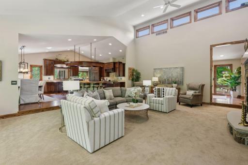 1405 W Farm Road, Chanhassen, MN 55318