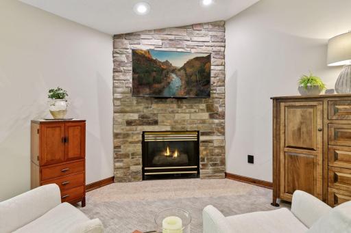 1405 W Farm Road, Chanhassen, MN 55318