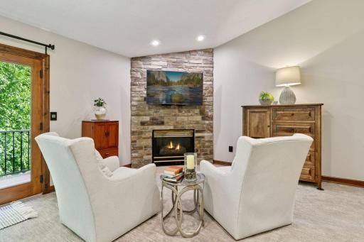 1405 W Farm Road, Chanhassen, MN 55318