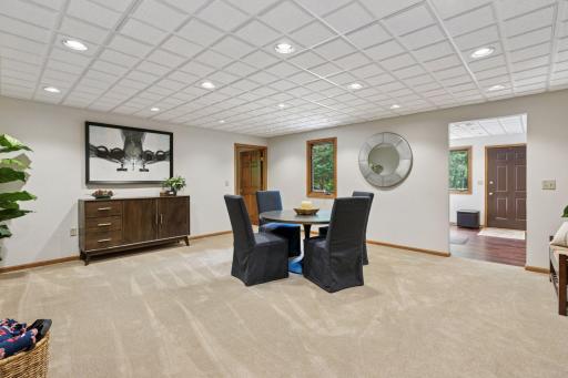 1405 W Farm Road, Chanhassen, MN 55318