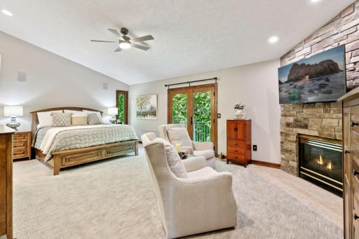 1405 W Farm Road, Chanhassen, MN 55318