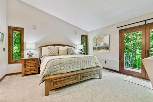 1405 W Farm Road, Chanhassen, MN 55318
