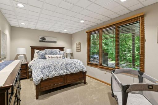 1405 W Farm Road, Chanhassen, MN 55318