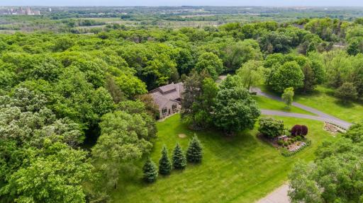 1405 W Farm Road, Chanhassen, MN 55318