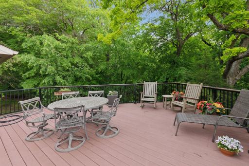1405 W Farm Road, Chanhassen, MN 55318