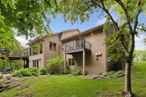 1405 W Farm Road, Chanhassen, MN 55318