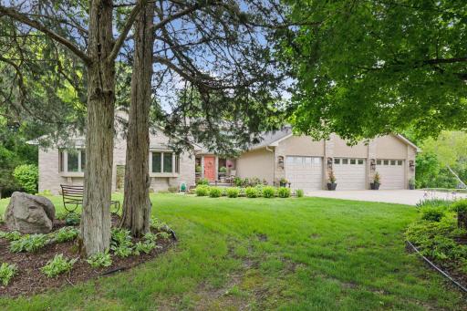 1405 W Farm Road, Chanhassen, MN 55318