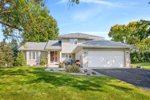 1748 Valley Ridge Place, Chanhassen, MN 55317