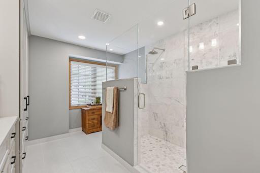 18172 Tamarack Drive, Minnetonka, MN 55345