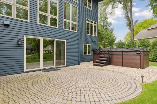 18172 Tamarack Drive, Minnetonka, MN 55345