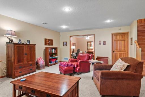 9240 Blackoaks Lane N, Maple Grove, MN 55311