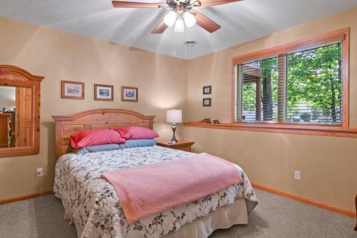 9240 Blackoaks Lane N, Maple Grove, MN 55311