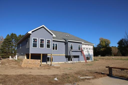 33006 Hilary Circle, Cambridge, MN 55008