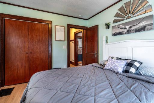 527 W Vasa Avenue, Fergus Falls, MN 56537