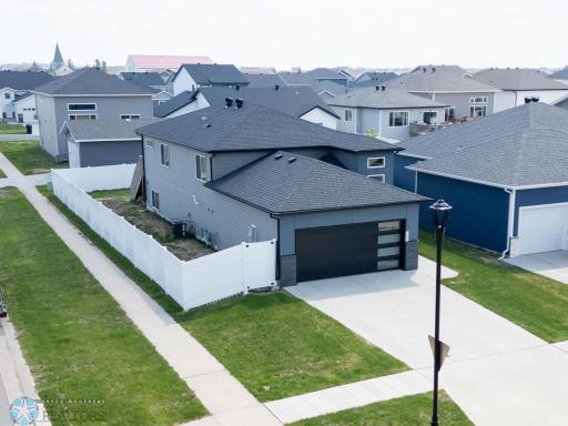 1506 67th Avenue S, Fargo, ND 58104