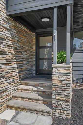 1 Maclynn Road, Excelsior, MN 55331