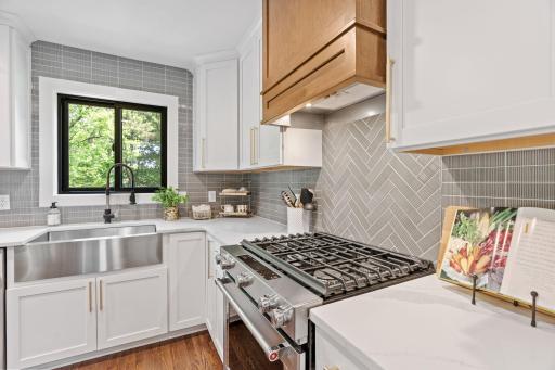 1 Maclynn Road, Excelsior, MN 55331