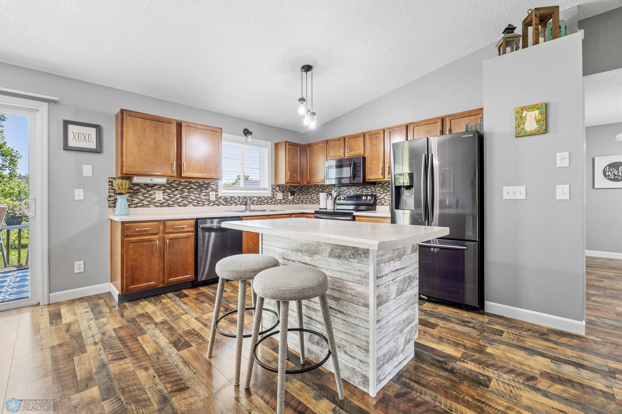 3010 8 Kitchen.jpg