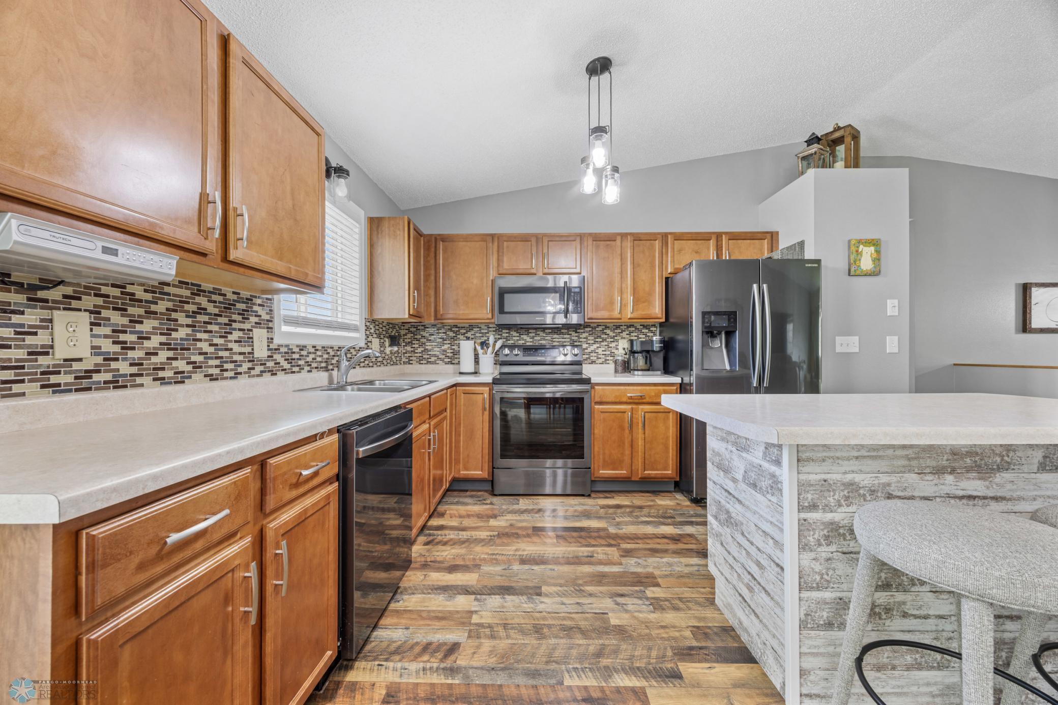 3010 10 Kitchen.jpg
