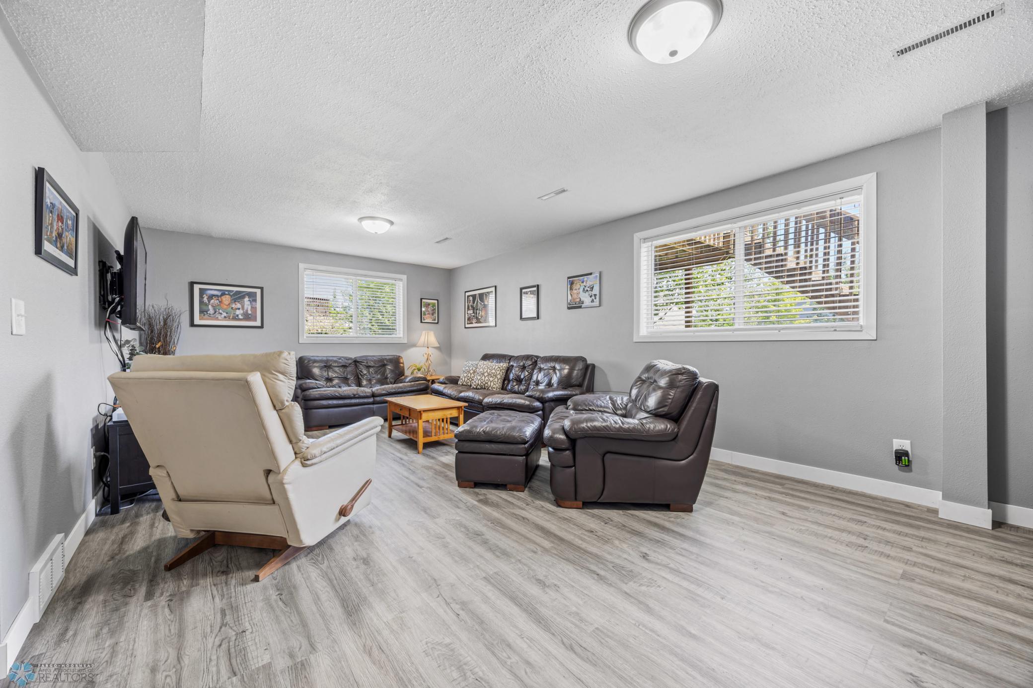 3010 19 Family Room.jpg