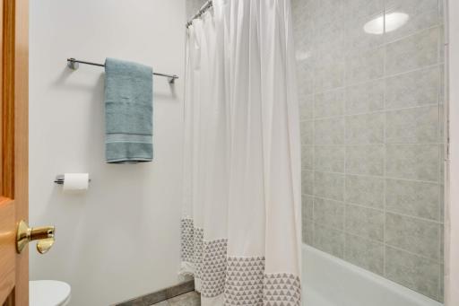 Upper level bathroom with tub/shower combo